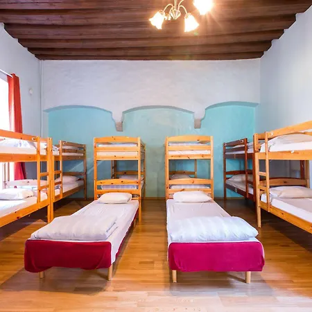 Old Town Alur Hostel *